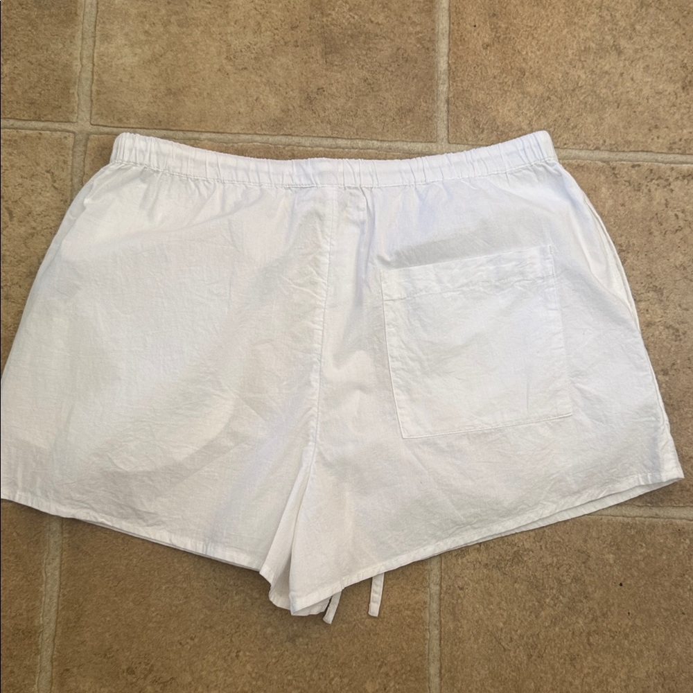 L*Space White Skipper Shorts M - Picture 4 of 4